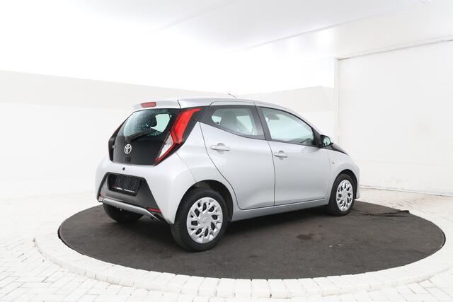 Toyota AYGO 1.0 VVT-i x-play 5 Deurs, Camera,