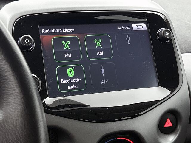 Toyota AYGO 1.0 VVT-i x-play | 1e Eigenaar | Dealeronderhouden | Apple Carplay / Android Auto | Camera |