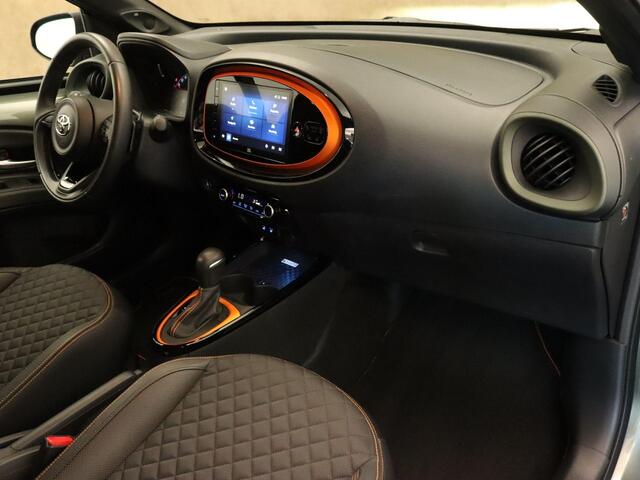 Toyota AYGO X 1.0 VVT-i S-CVT Limited - ORIGINEEL NEDERLANDSE AUTO - HOMMEL ONDERHOUDEN - PARKEERSENSOREN VOOR EN ACHTER - KEYLESS ENRTY & START - JBL GELUIDSINSTALLATIE - STOELVERWARMING - DRAADLOZE TELEFOONLADER
