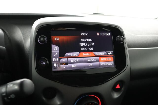Toyota AYGO 1.0 VVT-i x-play | Apple Carplay/Android Auto | Parkeercamera | Airco |