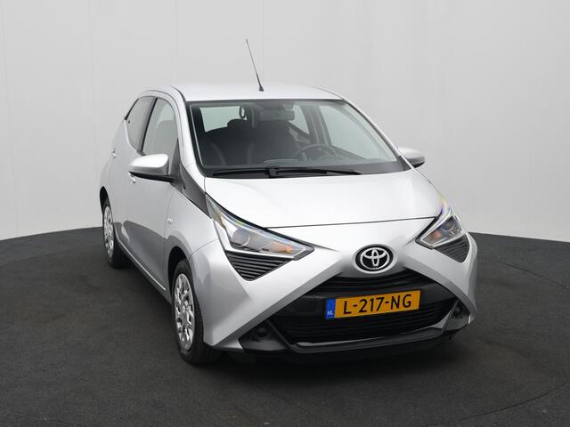 Toyota AYGO 1.0 VVT-i x-play | Apple Carplay-Android Auto | Parkeercamera |