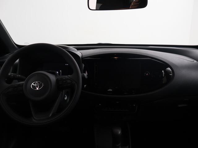 Toyota AYGO X Hybrid 115 play