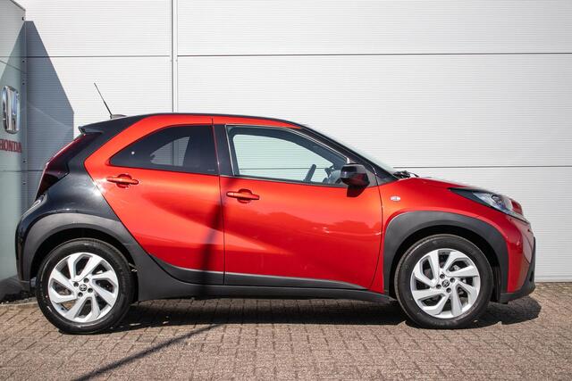 Toyota AYGO X 1.0 VVT-i S-CVT first - Adaptive cruise | Two-Tone lak | Apple cp/Android auto