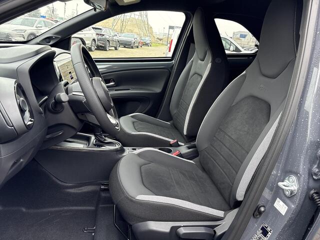 Toyota AYGO X Hybrid 115 GR Sport **STORM GREY/ NIEUWE AUTO**