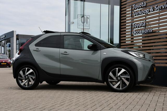 Toyota AYGO X 1.0 VVT-i S-CVT Envy Automaat 72pk | Aangepast naar handgas/rem | Elektrisch vouwdak | Parkeersensoren |