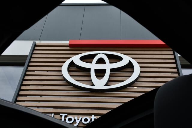 Toyota AYGO X 1.0 VVT-i S-CVT Envy Automaat 72pk | Aangepast naar handgas/rem | Elektrisch vouwdak | Parkeersensoren |