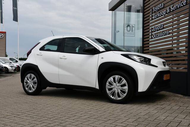 Toyota AYGO X 1.0 VVT-i MT Play 5-deurs 72pk | Airco | Apple Carplay/Android Auto | Cruise control adaptief |