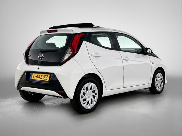 Toyota AYGO 1.0 VVT-i x-play cabrio | 1e Eigenaar | NIEUW GELEVERD & ONDERHOUDEN | Apple Carplay / Android Auto | SL32