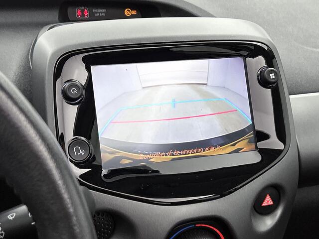 Toyota AYGO 1.0 VVT-i x-play cabrio | 1e Eigenaar | NIEUW GELEVERD & ONDERHOUDEN | Apple Carplay / Android Auto | SL32
