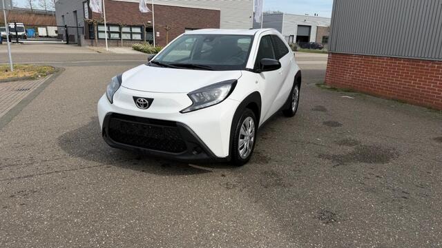 Toyota AYGO X 1.0 VVT-i MT Play