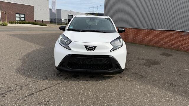 Toyota AYGO X 1.0 VVT-i MT Play