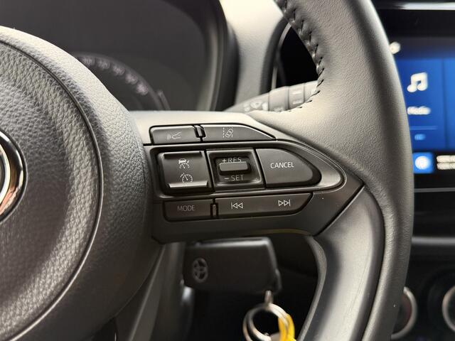 Toyota AYGO X 1.0 VVT-i MT Pulse | GEEN AFLEVERKOSTEN | Apple/Android, Cruise control, Lichtmetalen velgen 17", Voorstoelen verwarmd