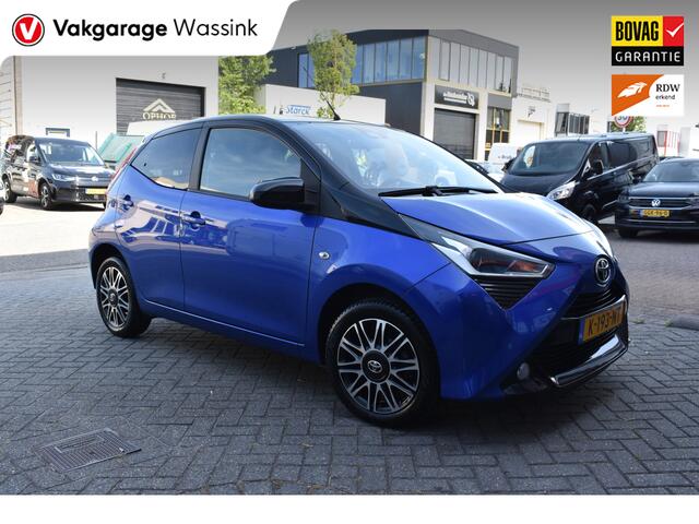 Toyota AYGO 1.0 VVT-i x-clusiv Airco Parkeer camera Cruise control 2-tone