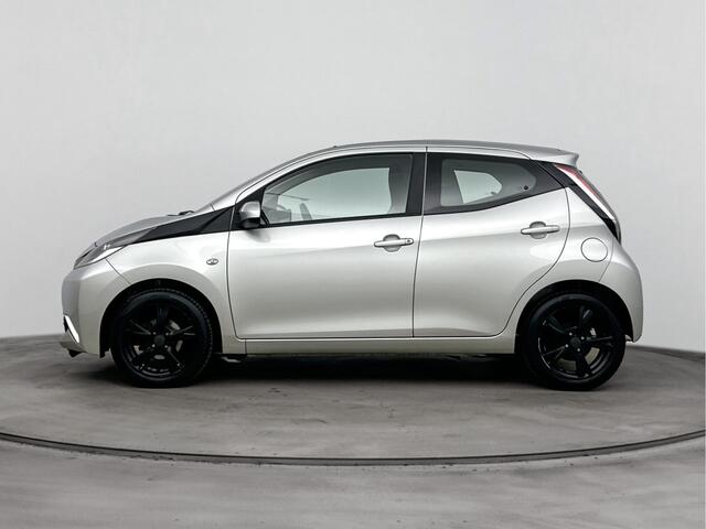 Toyota AYGO 1.0 VVT-i x-play Limited Achteruitrijcamera | LED dagrijverlichting | Bluetooth