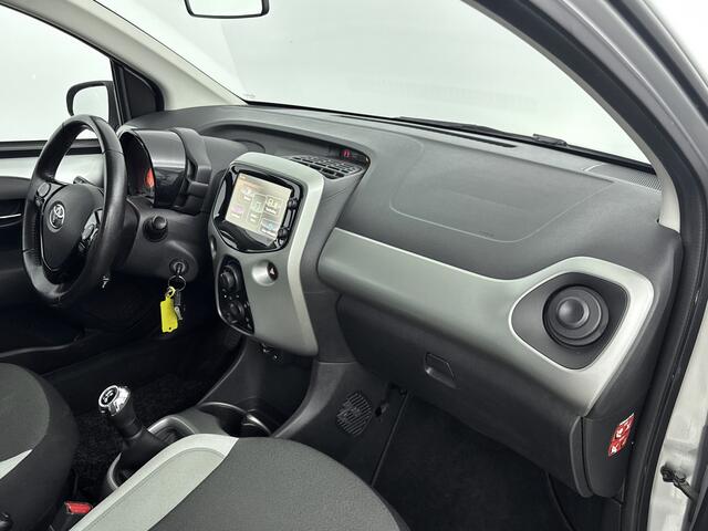 Toyota AYGO 1.0 VVT-i x-play Limited Achteruitrijcamera | LED dagrijverlichting | Bluetooth