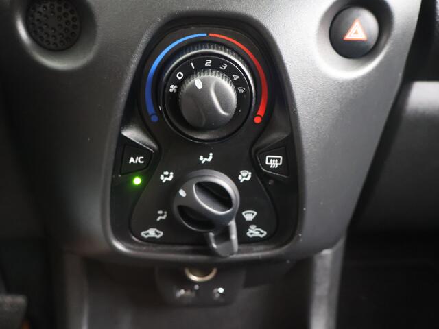 Toyota AYGO 1.0 VVT-i x-fun | Dealer onderhouden | Airco | Bluetooth | Speed Limiter | Elektrische ramen voor |