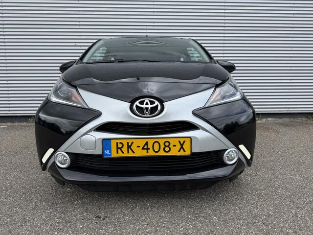 Toyota AYGO 1.0 VVT-i x-play NAP 1e eigenaar Carplay Camera 15" Lichtmetaal Airco 5-drs