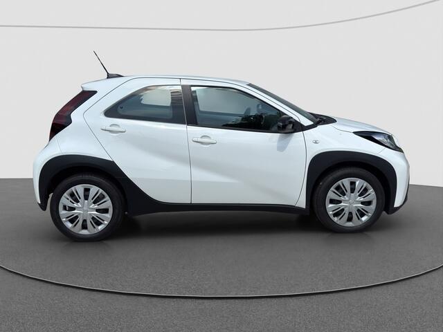 Toyota AYGO X 1.0 VVT-i S-CVT Play