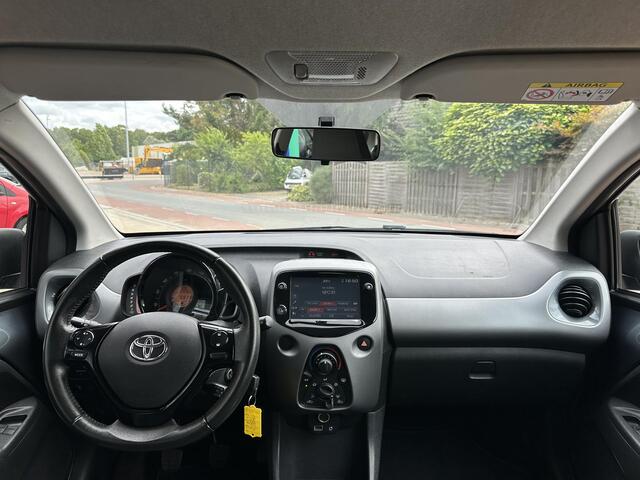Toyota AYGO 1.0 VVT-i x-play | Apple Carplay/Android Auto | Airco | Dealer onderhouden!