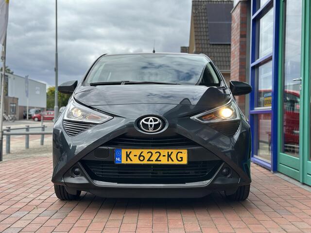 Toyota AYGO 1.0 VVT-i x-play | Apple Carplay/Android Auto | Airco | Dealer onderhouden!