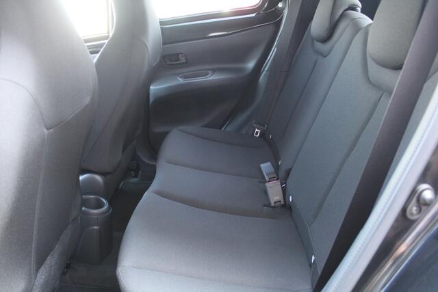 Toyota AYGO X 1.0 VVT-i MT first | Rijklaar | Stoelverw. | Clima | LED | Apple/Android | Privacy glass | LM-velgen | All-seasons