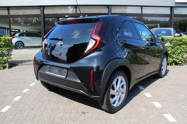 Toyota AYGO X 1.0 VVT-i MT first | Rijklaar | Stoelverw. | Clima | LED | Apple/Android | Privacy glass | LM-velgen | All-seasons