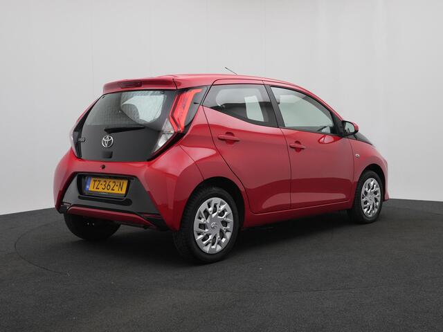 Toyota AYGO 1.0 VVT-i x-play ||Apple car play/ android auto||