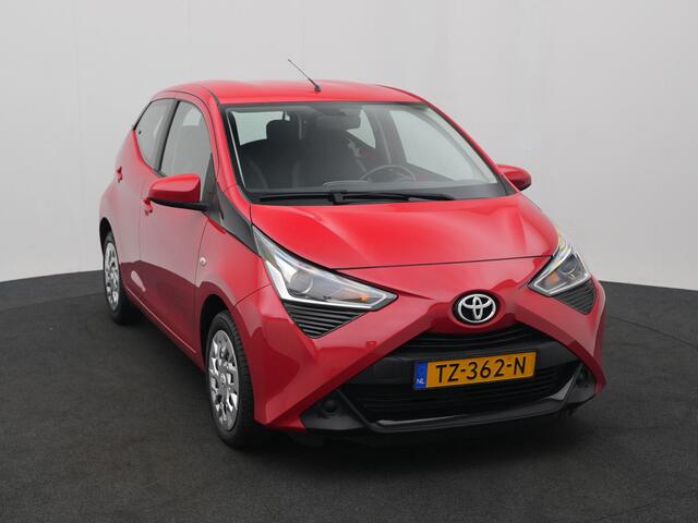 Toyota AYGO 1.0 VVT-i x-play ||Apple car play/ android auto||