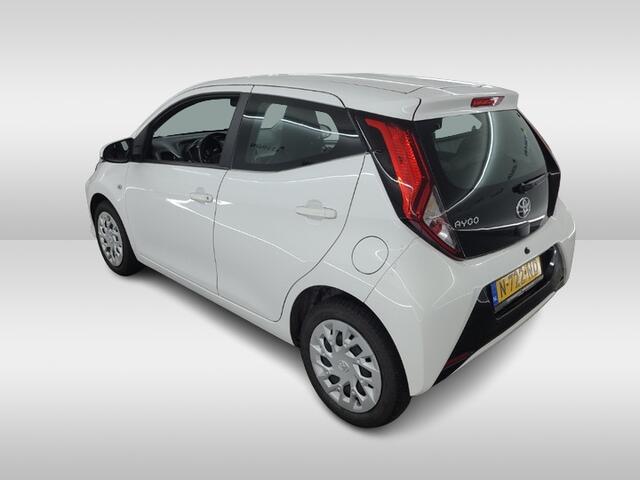 Toyota AYGO 1.0 VVT-i x-play 1e-Eig. & Dealer-Onderh. BOVAG-Garantie. NL-Auto.