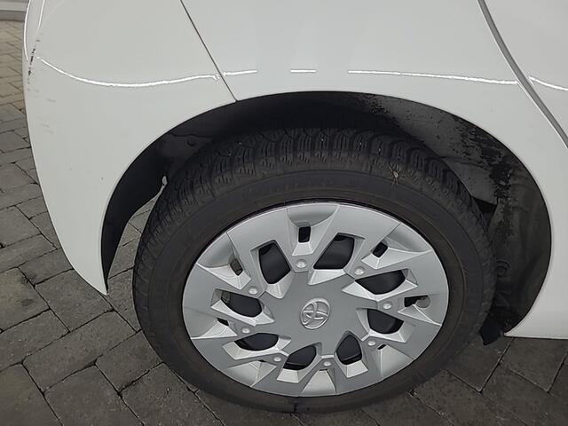 Toyota AYGO 1.0 VVT-i x-play 1e-Eig. & Dealer-Onderh. BOVAG-Garantie. NL-Auto.