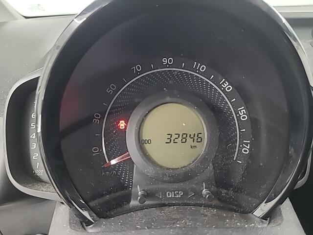 Toyota AYGO 1.0 VVT-i x-play 1e-Eig. & Dealer-Onderh. BOVAG-Garantie. NL-Auto.