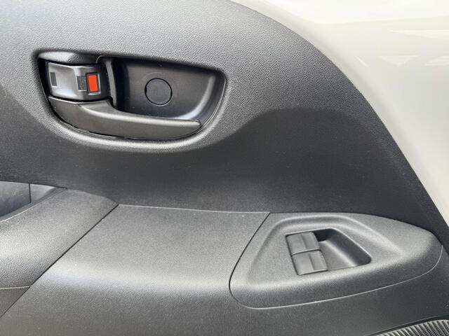 Toyota AYGO 1.0 VVT-i x-fun / Airco / Bluetooth / Snelheids Limiter / LED / Elektrische raambediening / start & stop /