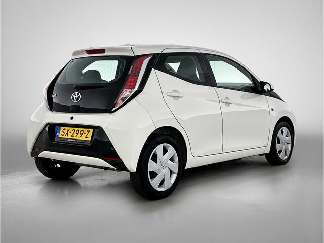 Toyota AYGO 1.0 VVT-i x-nav | Navigatie | Airco | Achteruitrijcamera | Elektrische ramen voor | Elektrisch verstelbare spiegels |