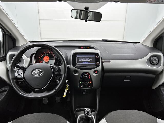 Toyota AYGO 1.0 VVT-i x-nav | Navigatie | Airco | Achteruitrijcamera | Elektrische ramen voor | Elektrisch verstelbare spiegels |