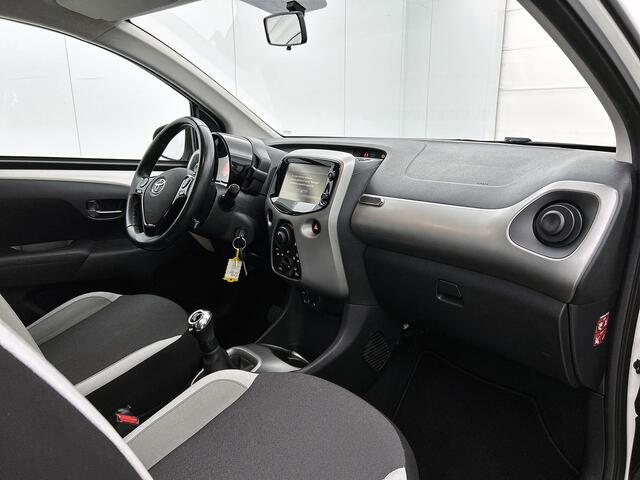 Toyota AYGO 1.0 VVT-i x-nav | Navigatie | Airco | Achteruitrijcamera | Elektrische ramen voor | Elektrisch verstelbare spiegels |