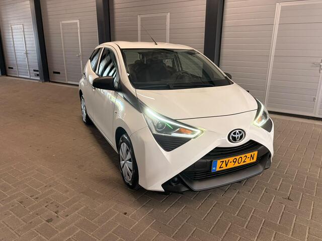 Toyota AYGO 1.0 VVT-i x-fun Airco/Led