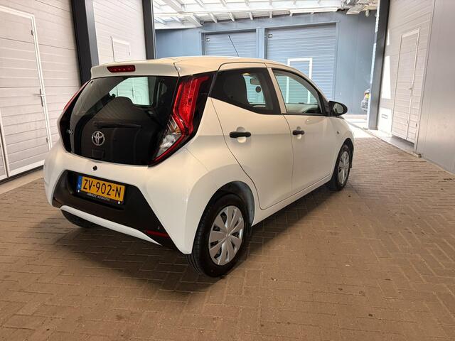 Toyota AYGO 1.0 VVT-i x-fun Airco/Led