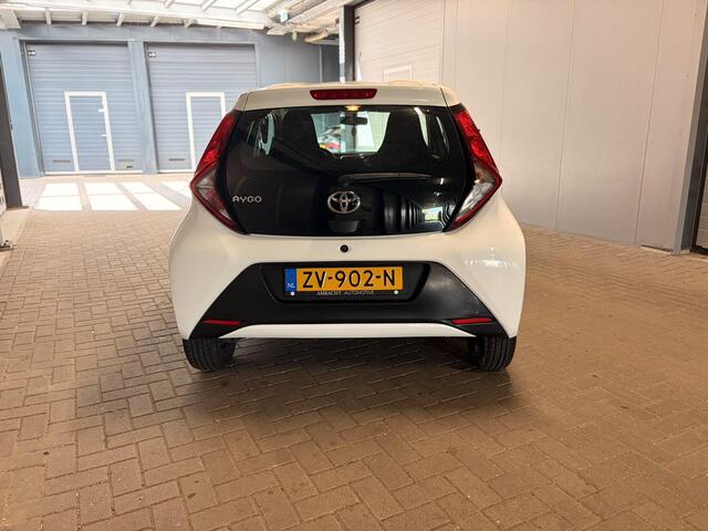 Toyota AYGO 1.0 VVT-i x-fun Airco/Led