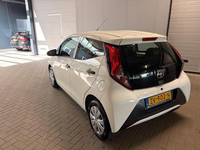 Toyota AYGO 1.0 VVT-i x-fun Airco/Led
