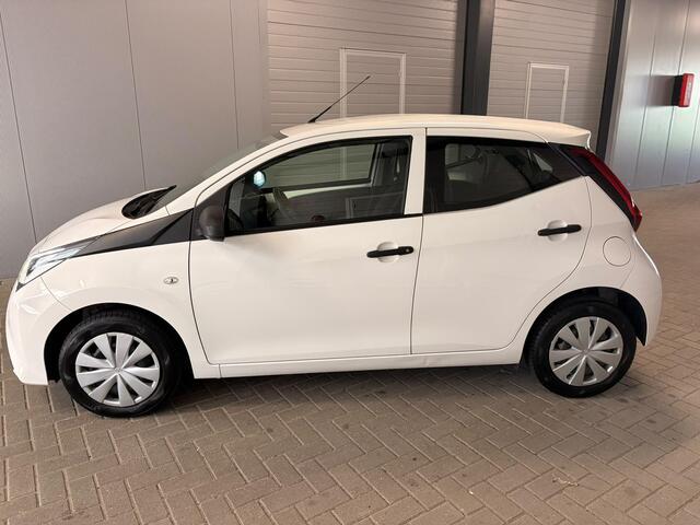 Toyota AYGO 1.0 VVT-i x-fun Airco/Led