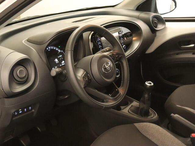 Toyota AYGO X 1.0 VVT-i MT Play - ORIGINEEL NEDERLANDSE AUTO - AIRCO - ACHTERUITRIJCAMERA - APLLE CARPLAY/ANDROID AUTO - CRUISE CONTROL ADAPTIEF - LEDEREN STUURWIEL - BLUETOOTH TELEFOONVERBINDING
