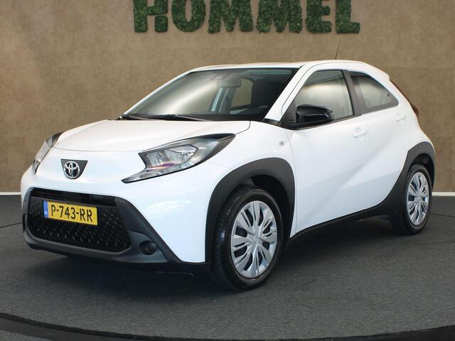 Toyota AYGO X 1.0 VVT-i MT Play - ORIGINEEL NEDERLANDSE AUTO - AIRCO - ACHTERUITRIJCAMERA - APLLE CARPLAY/ANDROID AUTO - CRUISE CONTROL ADAPTIEF - LEDEREN STUURWIEL - BLUETOOTH TELEFOONVERBINDING