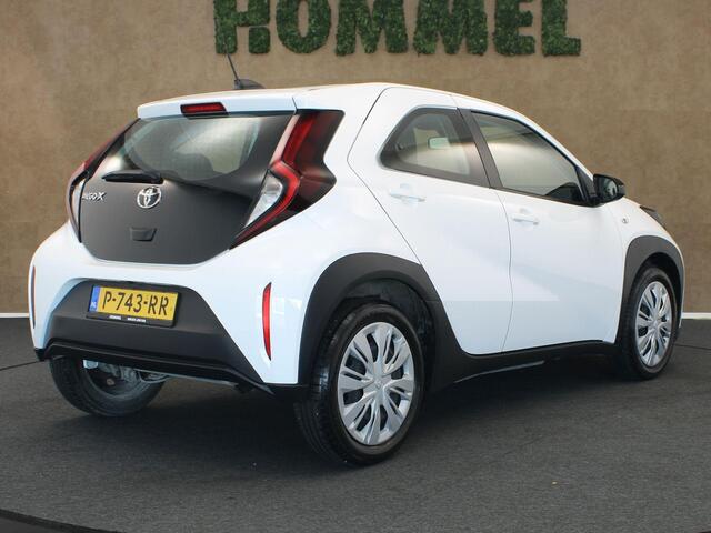 Toyota AYGO X 1.0 VVT-i MT Play - ORIGINEEL NEDERLANDSE AUTO - AIRCO - ACHTERUITRIJCAMERA - APLLE CARPLAY/ANDROID AUTO - CRUISE CONTROL ADAPTIEF - LEDEREN STUURWIEL - BLUETOOTH TELEFOONVERBINDING