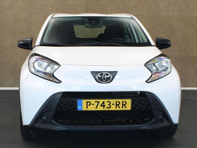 Toyota AYGO X 1.0 VVT-i MT Play - ORIGINEEL NEDERLANDSE AUTO - AIRCO - ACHTERUITRIJCAMERA - APLLE CARPLAY/ANDROID AUTO - CRUISE CONTROL ADAPTIEF - LEDEREN STUURWIEL - BLUETOOTH TELEFOONVERBINDING