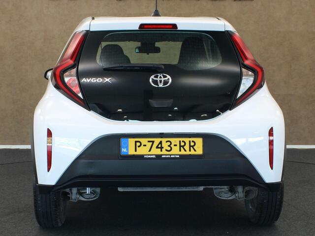 Toyota AYGO X 1.0 VVT-i MT Play - ORIGINEEL NEDERLANDSE AUTO - AIRCO - ACHTERUITRIJCAMERA - APLLE CARPLAY/ANDROID AUTO - CRUISE CONTROL ADAPTIEF - LEDEREN STUURWIEL - BLUETOOTH TELEFOONVERBINDING
