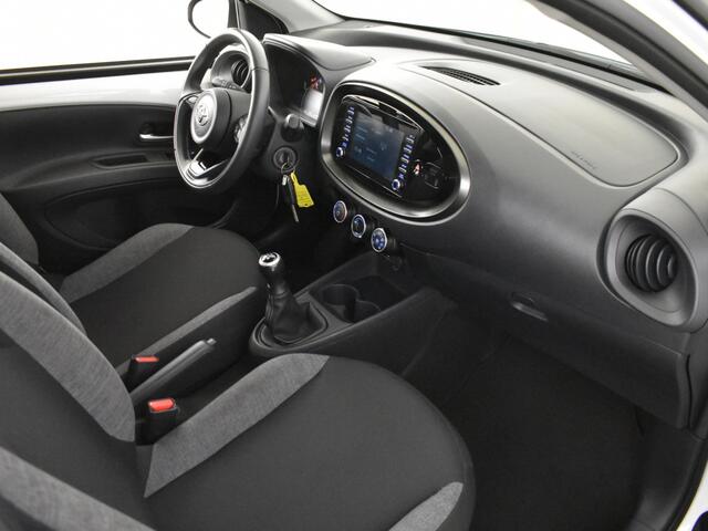 Toyota AYGO X 1.0 VVT-i MT Play | Carplay/AndroidAuto | Camera | Adapt. cruise