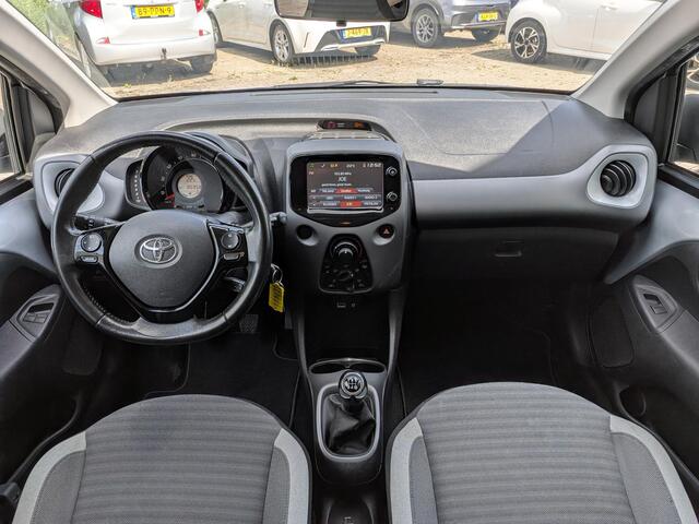 Toyota AYGO 1.0 VVT-i x-play | Airco | Camera | Bluetooth | All-season | Elek. ramen
