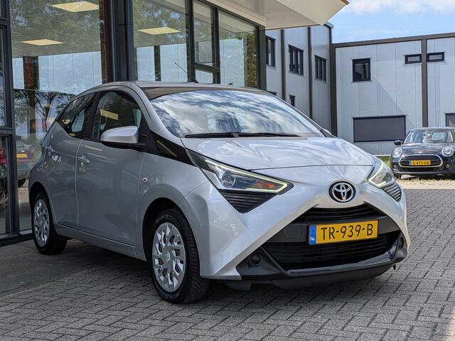 Toyota AYGO 1.0 VVT-i x-play | Airco | Camera | Bluetooth | All-season | Elek. ramen