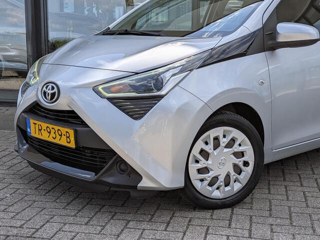 Toyota AYGO 1.0 VVT-i x-play | Airco | Camera | Bluetooth | All-season | Elek. ramen