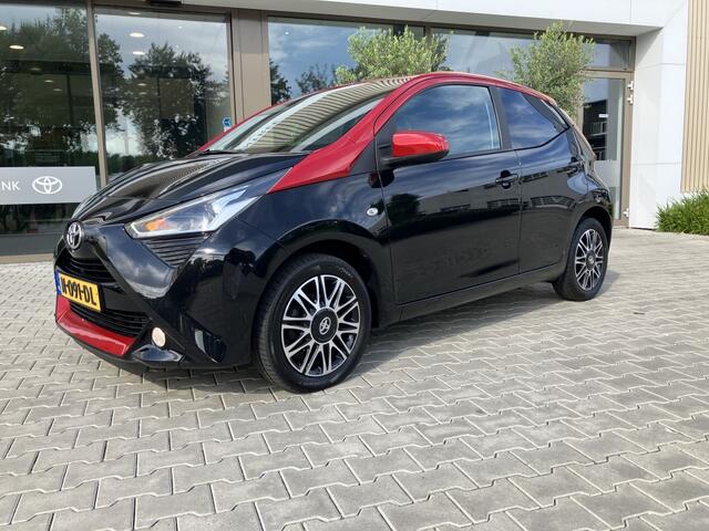 Toyota AYGO 1.0 VVT-i x-clusiv | Leder | Apple CAR Play
